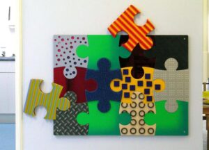 Jolly girafe puzzle tactile wall panel